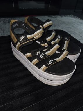 Nike Icon Classic Platform Sandals Black and Beige Size 8